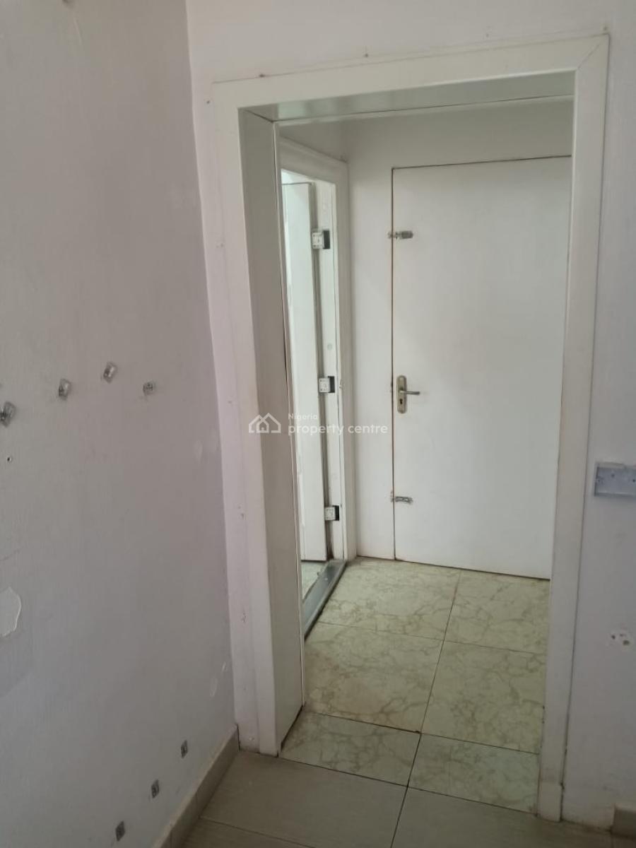 Big Room Self Contain, John Okafor Street,, Agungi, Lekki, Lagos, Self Contain (single Rooms) for Rent