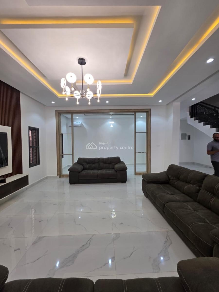 Spacious 5bedroom Semi Detached House with Bq, Katampe, Abuja, Semi-detached Duplex for Sale