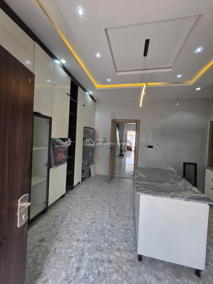 Spacious 5bedroom Semi Detached House with Bq, Katampe, Abuja, Semi-detached Duplex for Sale