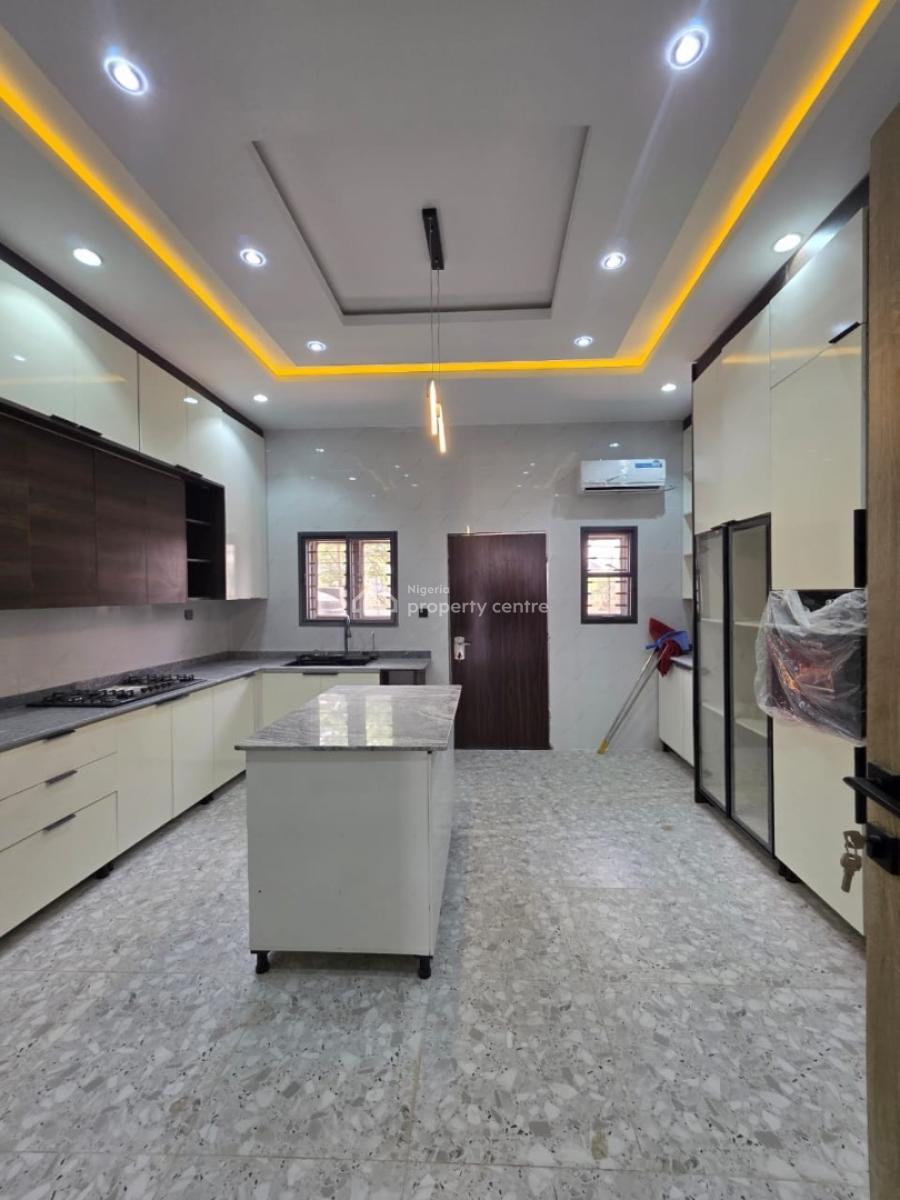 Spacious 5bedroom Semi Detached House with Bq, Katampe, Abuja, Semi-detached Duplex for Sale