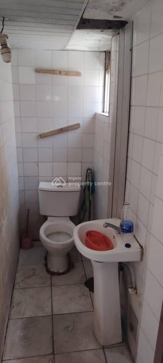 Massive Shop Space on The Ground Floor, Area 3, Garki, Abuja, Shop for Rent