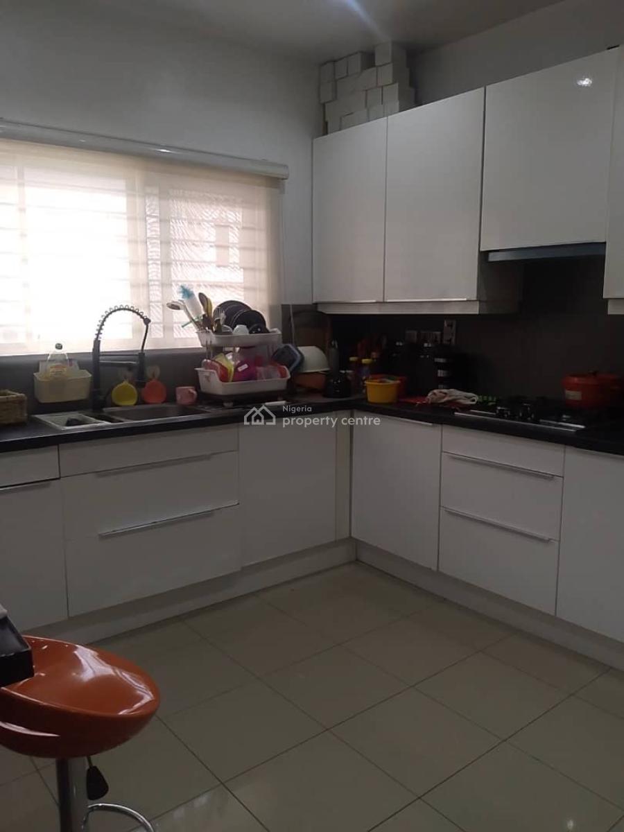 a Self Serviced 3 Bedrooms Residential and Office Used, Lekki Phase 1, Lekki, Lagos, Flat / Apartment for Rent