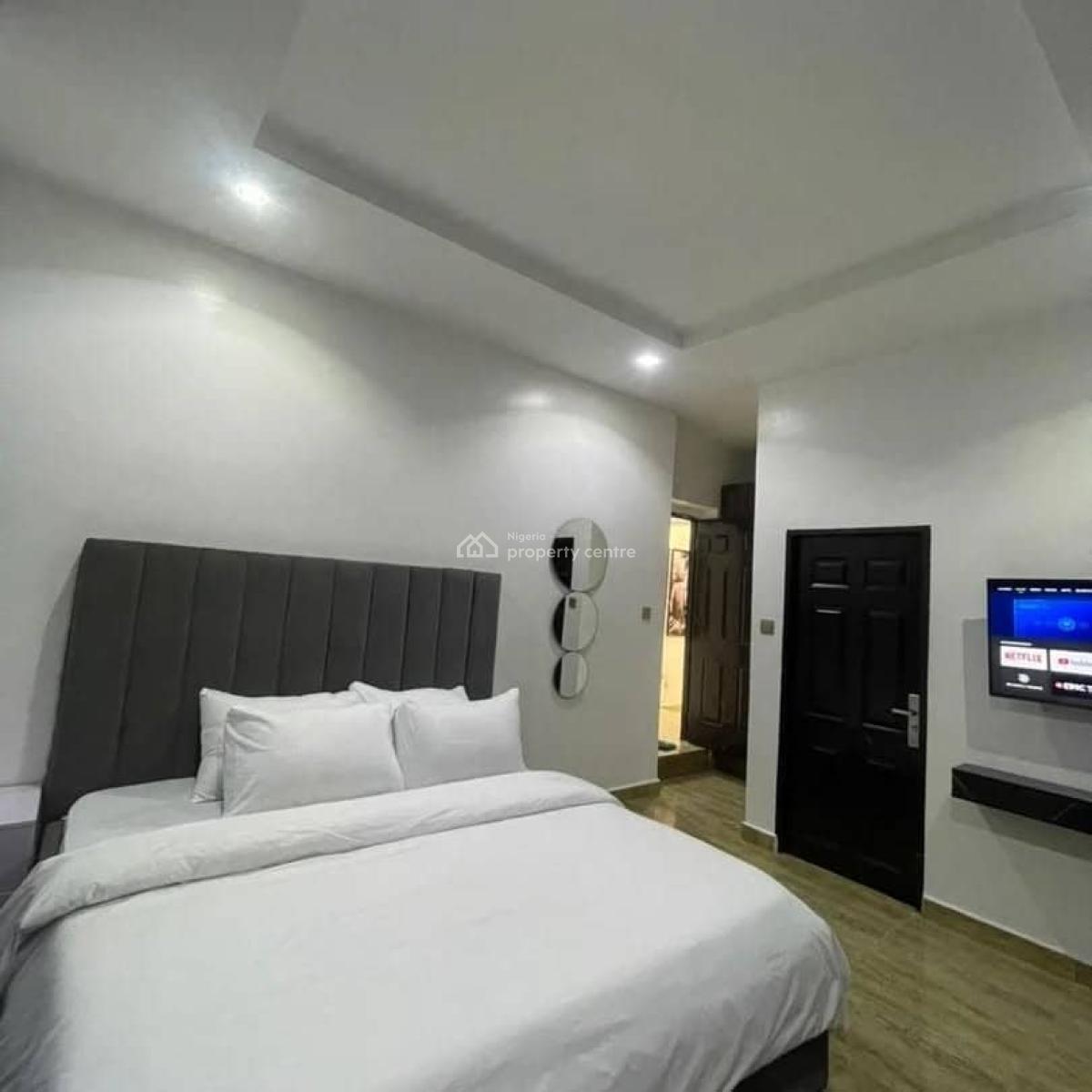 Luxury 2 Bedroom Apartment with Excellent Fixtures, Wuye, Abuja, Flat / Apartment Short Let