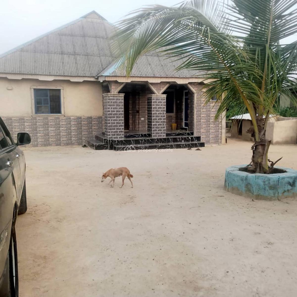 Three Bedroom Bungalow En-suite, Igbogbo, Ikorodu, Lagos, Detached Bungalow for Sale