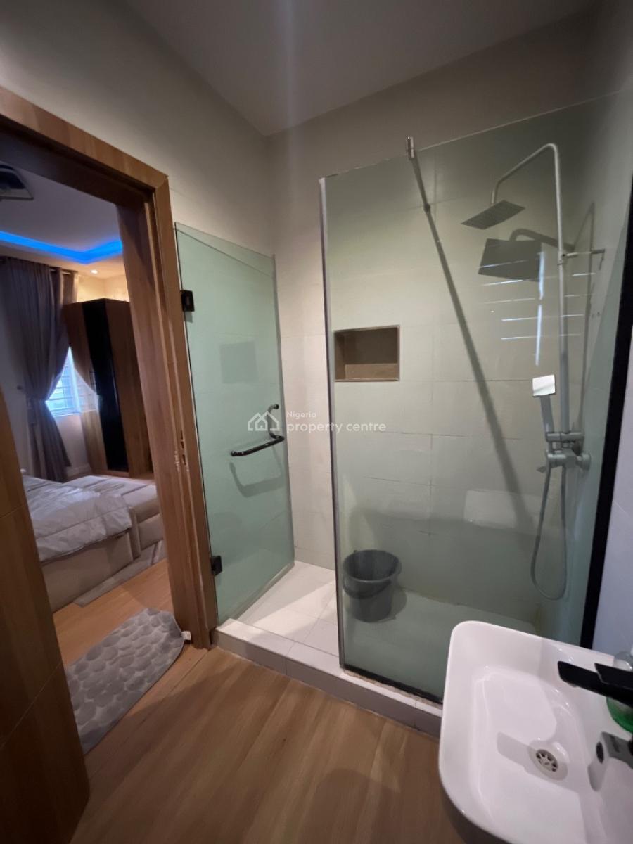 Standard 3bed Penthouse Available in Lekki Phase 1, Lekki Phase 1, Lekki, Lagos, Flat / Apartment for Rent