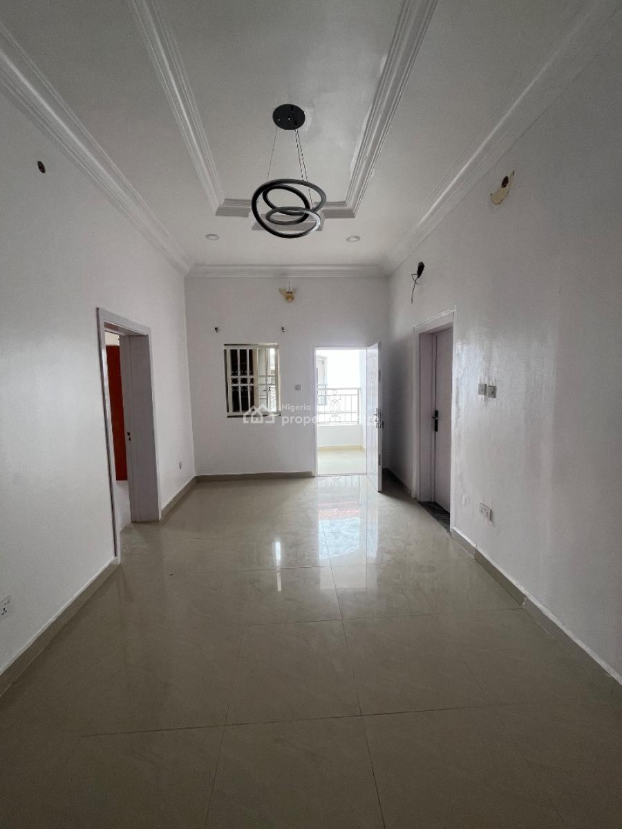 Fully Serviced 2bed Apartment with 24hrs Light in Lekki Phase 1, Lekki Phase 1, Lekki, Lagos, Flat / Apartment for Rent