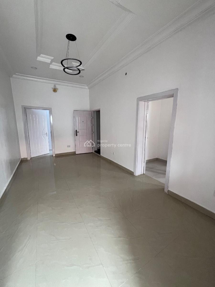Fully Serviced 2bed Apartment with 24hrs Light in Lekki Phase 1, Lekki Phase 1, Lekki, Lagos, Flat / Apartment for Rent