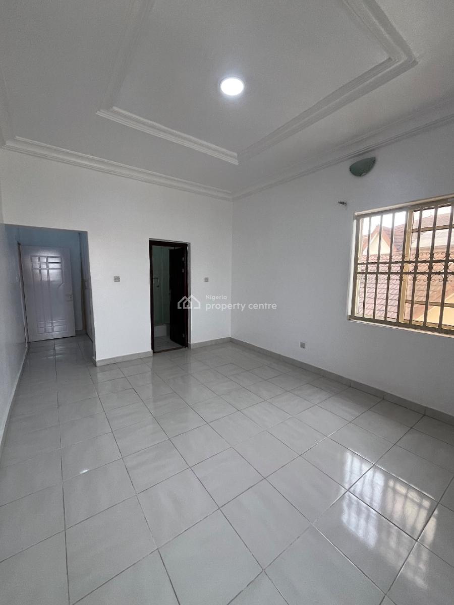 Fully Serviced 2bed Apartment with 24hrs Light in Lekki Phase 1, Lekki Phase 1, Lekki, Lagos, Flat / Apartment for Rent