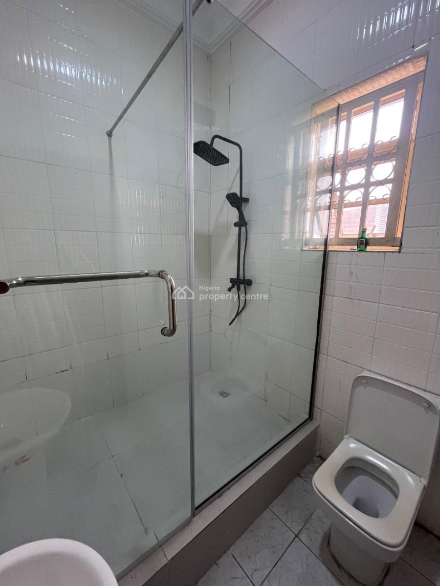 Fully Serviced 2bed Apartment with 24hrs Light in Lekki Phase 1, Lekki Phase 1, Lekki, Lagos, Flat / Apartment for Rent