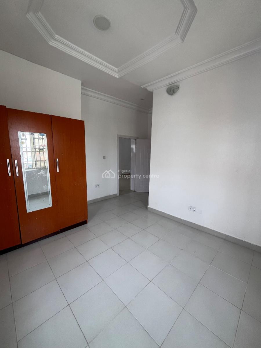 Fully Serviced 2bed Apartment with 24hrs Light in Lekki Phase 1, Lekki Phase 1, Lekki, Lagos, Flat / Apartment for Rent