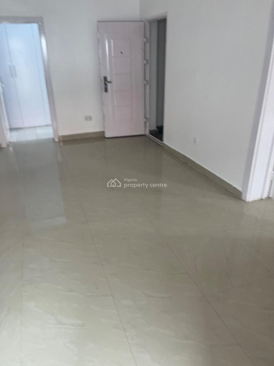 Fully Serviced 2bed Apartment with 24hrs Light in Lekki Phase 1, Lekki Phase 1, Lekki, Lagos, Flat / Apartment for Rent