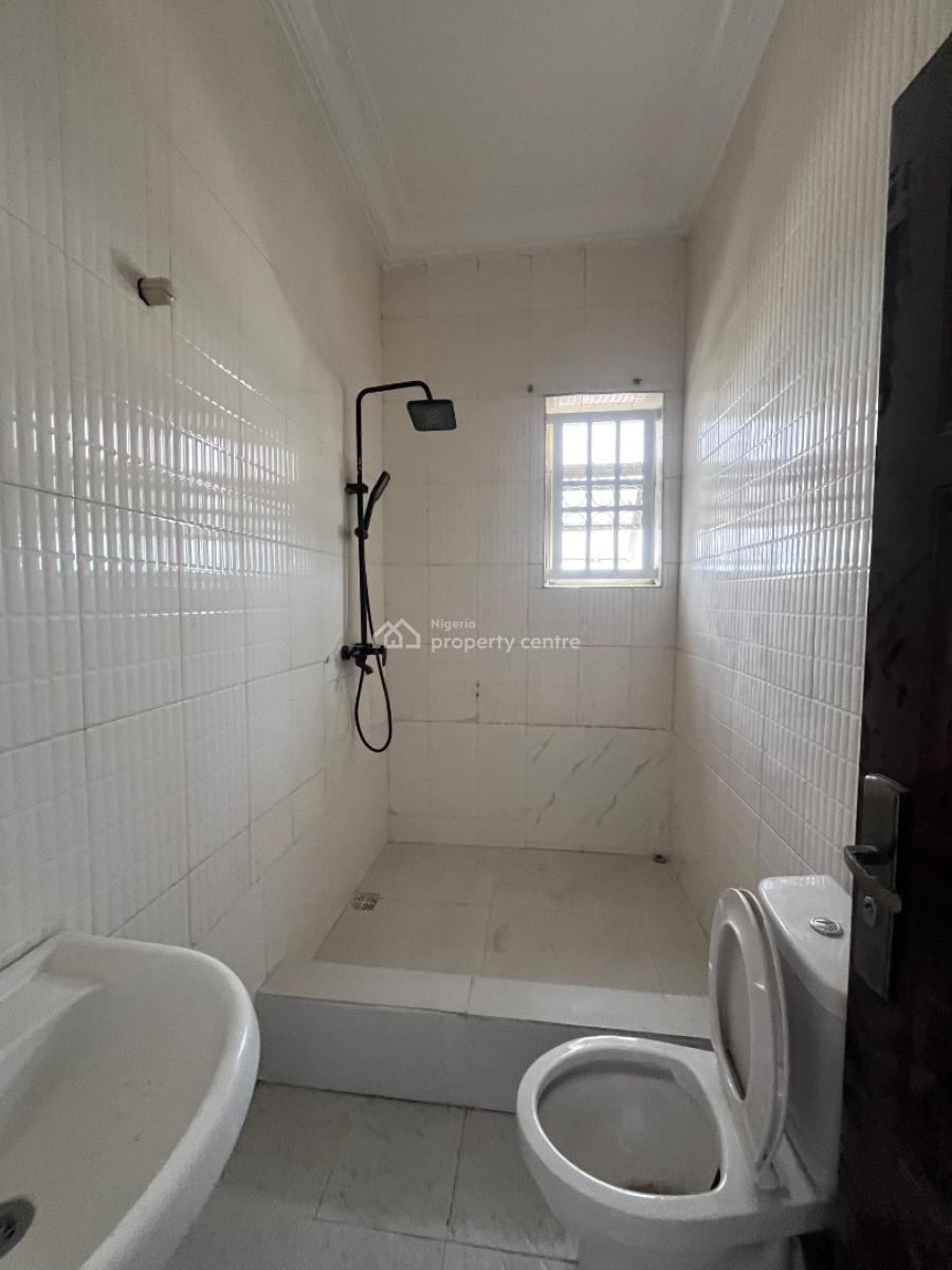 Fully Serviced 2bed Apartment with 24hrs Light in Lekki Phase 1, Lekki Phase 1, Lekki, Lagos, Flat / Apartment for Rent