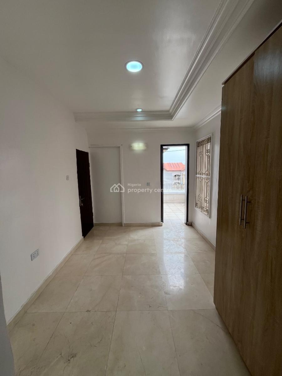 Standard 2bed Penthouse with 24hrs Power Available in Lekki Phase 1, Lekki Phase 1, Lekki, Lagos, Flat / Apartment for Rent