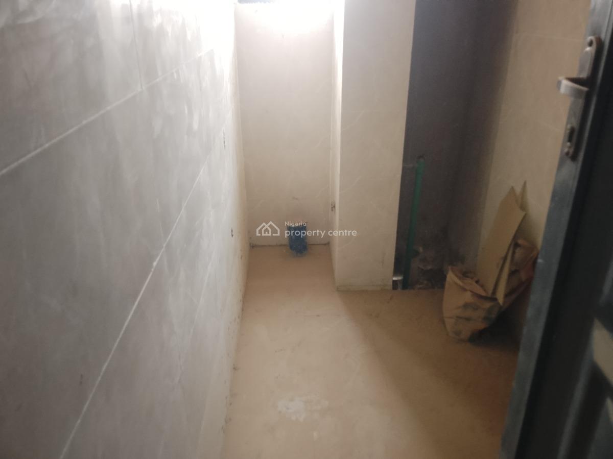140sqm Multipurpose Space, Gilmore, Jahi, Abuja, Office Space for Sale
