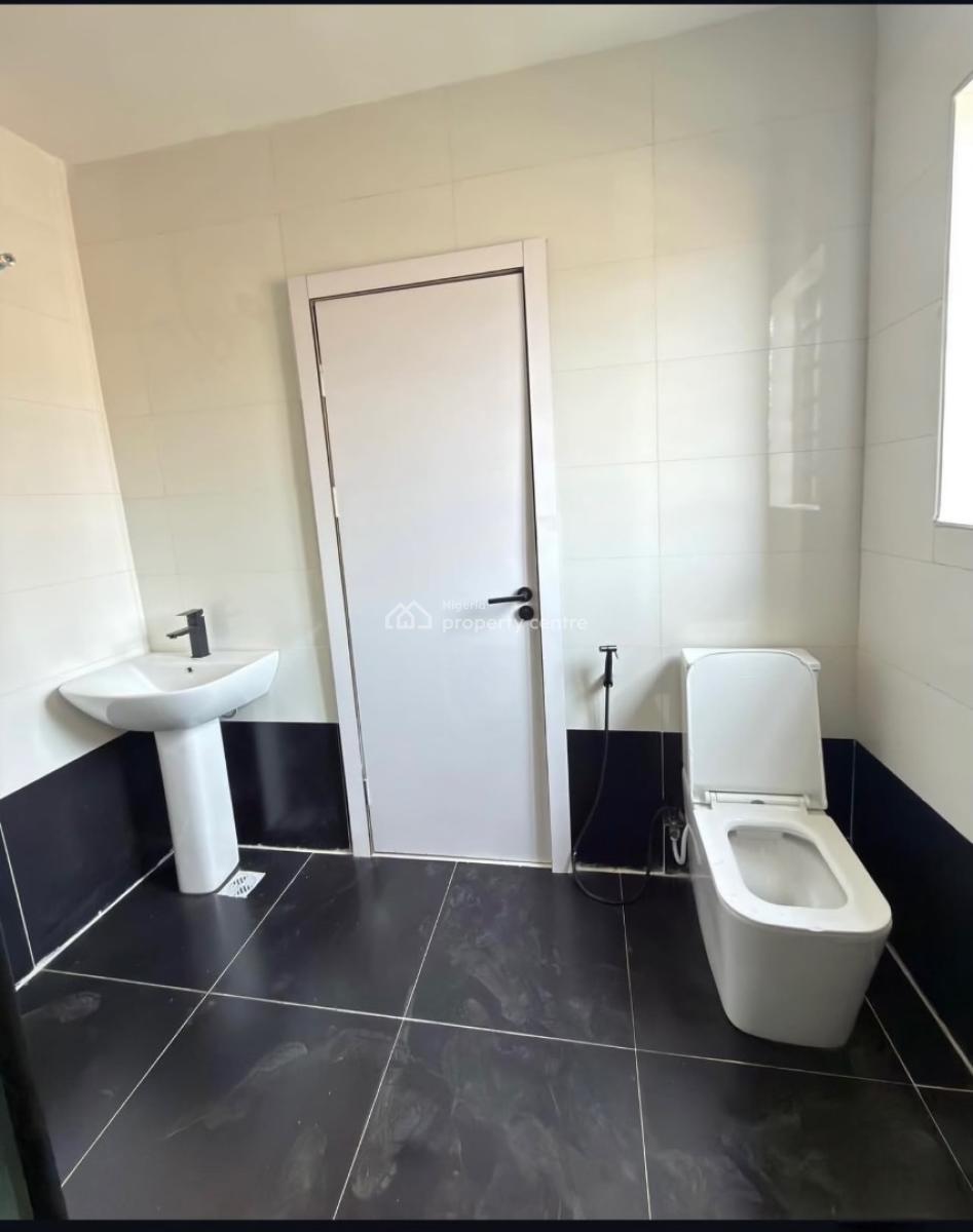 5 Bedroom House with a Bq, Magodo, Gra Phase 1, Magodo, Lagos, Detached Duplex for Sale