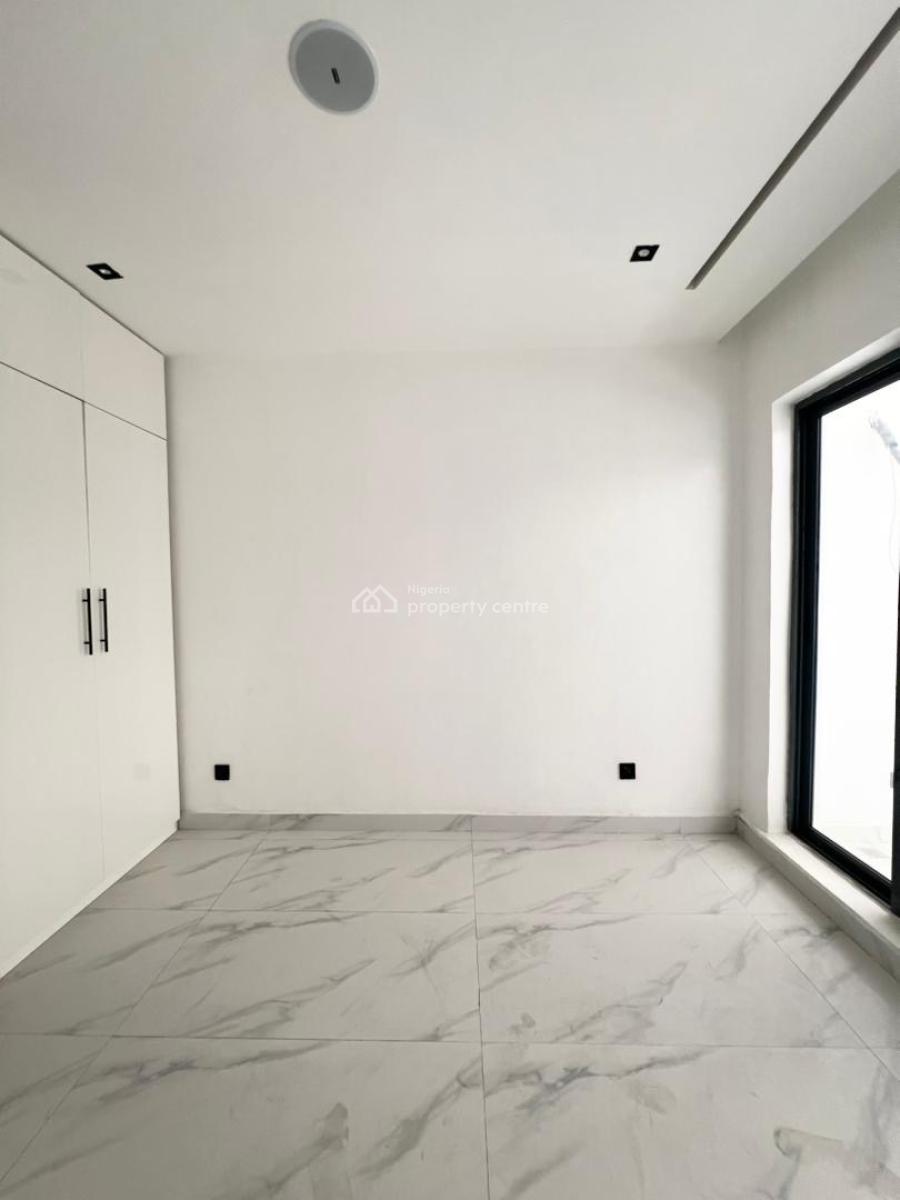 Exquisite 2 Bedroom Serviced Apartment + Pool & Gym in a Secure Estate, Lekki Phase 1, Lekki, Lagos, Flat / Apartment for Sale