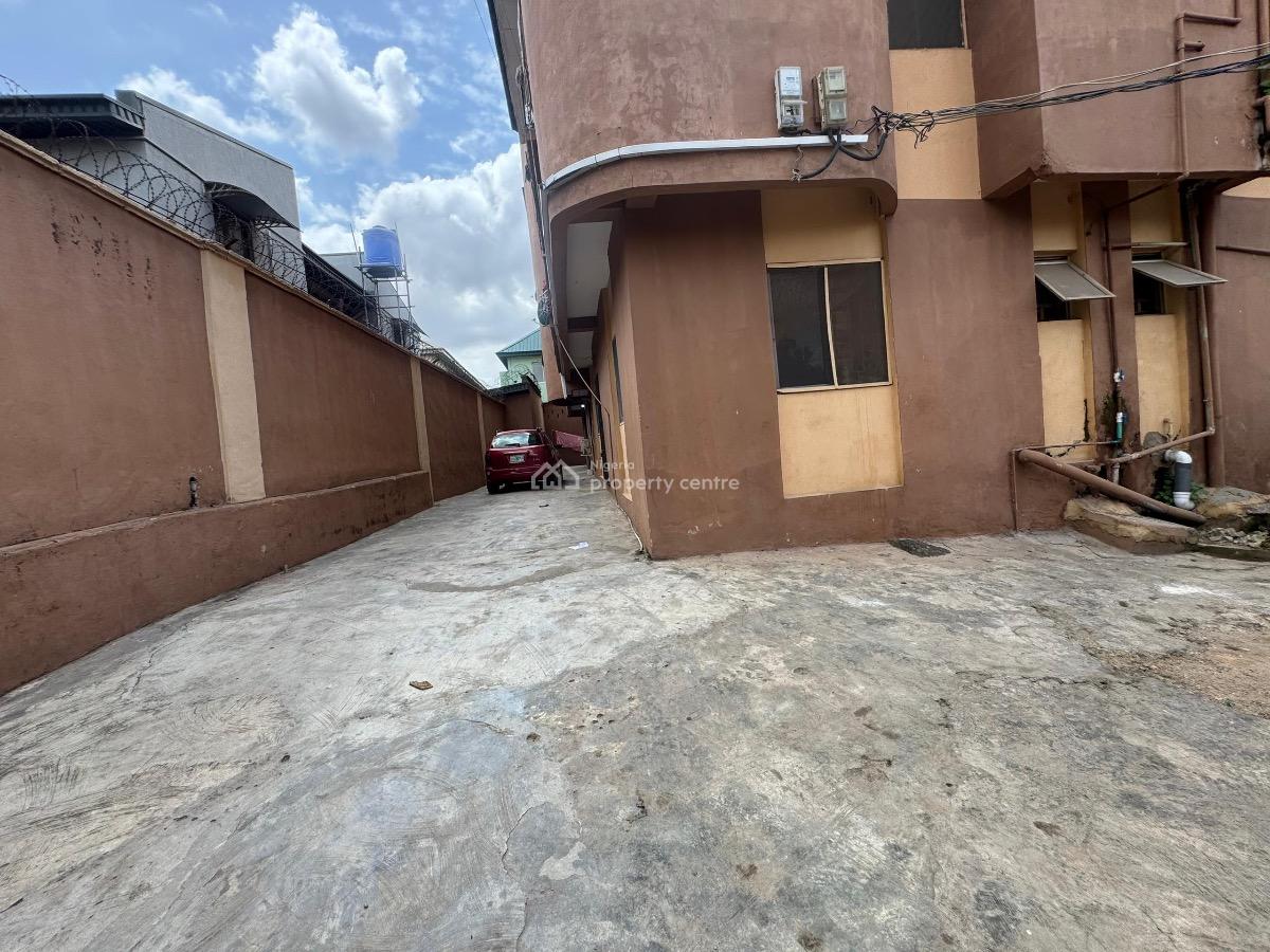 Solid Well Maintained 6 Units of 3 Bedroom Apartment, Ojodu Berger, Ojodu, Lagos, Block of Flats for Sale