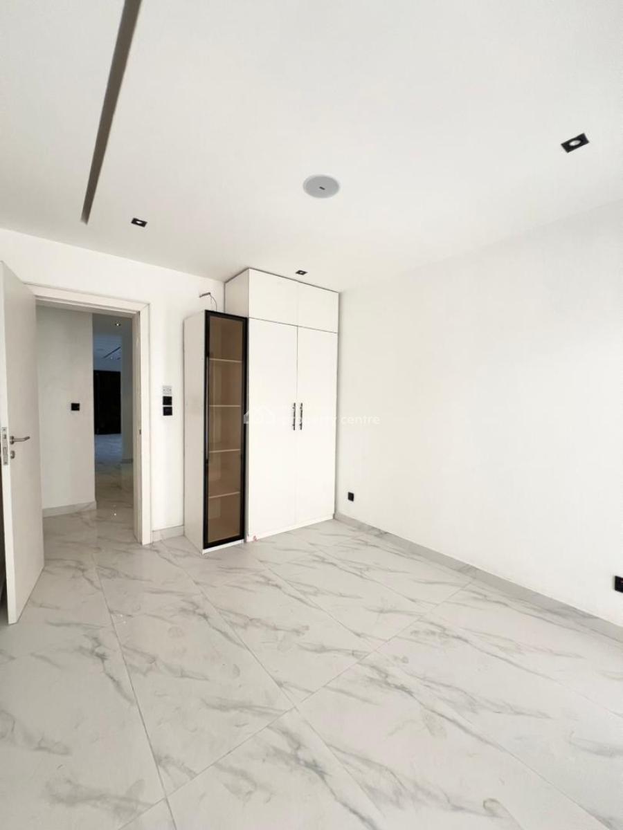 Elegant 2 Bedroom Serviced Apartment + Gym & Po  in a Secure Estate., Lekki Phase 1, Lekki, Lagos, Flat / Apartment for Sale