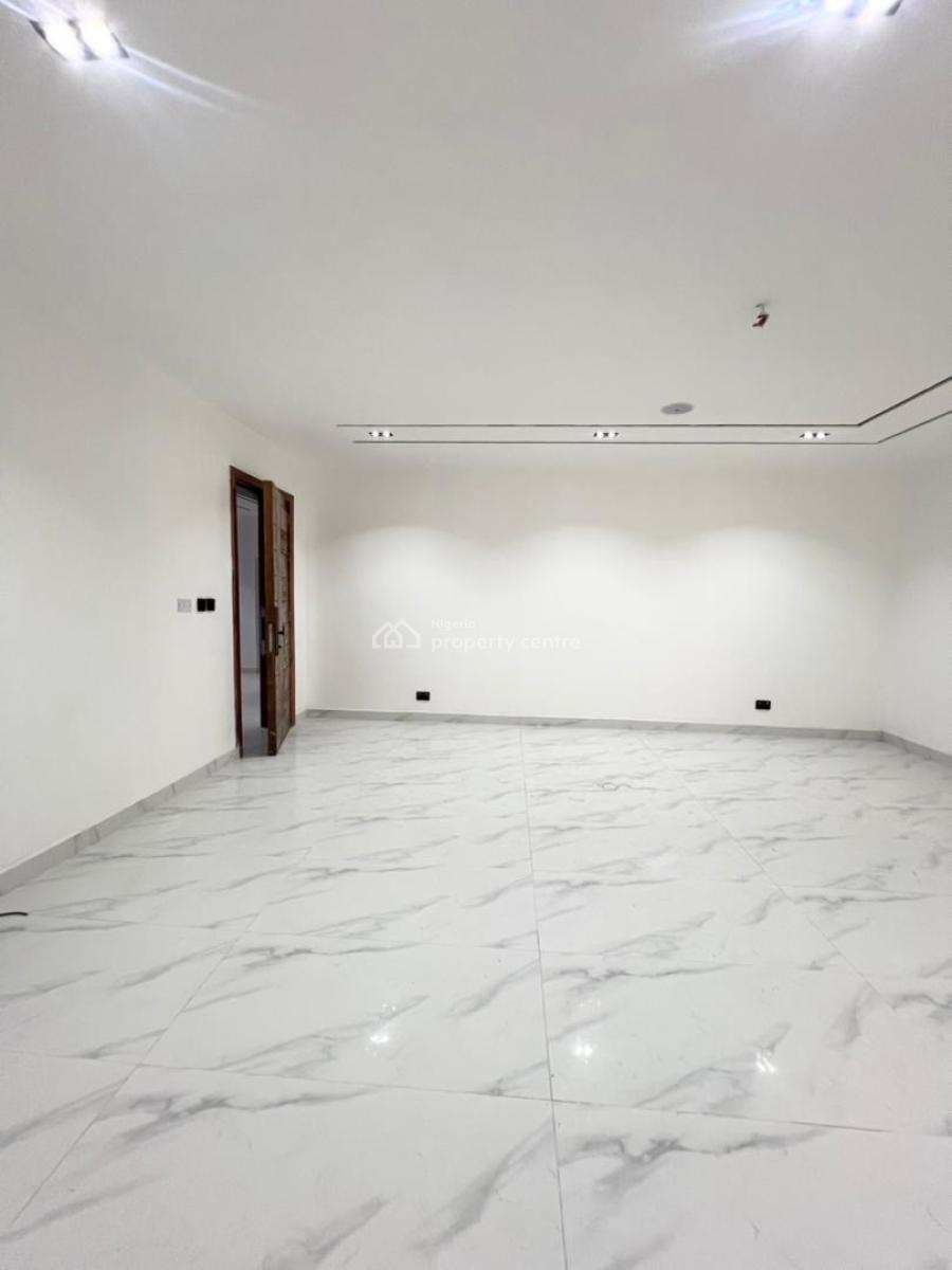 Elegant 2 Bedroom Serviced Apartment + Gym & Po  in a Secure Estate., Lekki Phase 1, Lekki, Lagos, Flat / Apartment for Sale