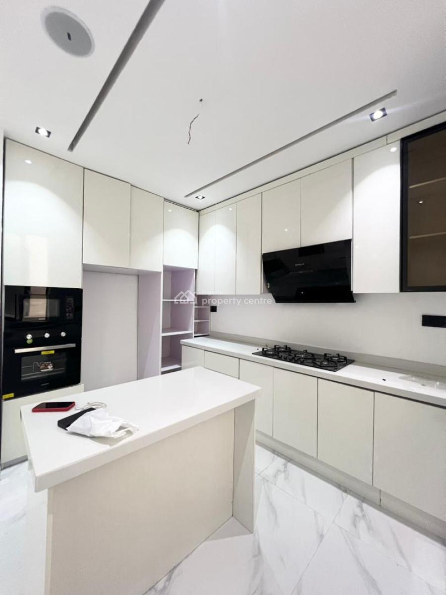 Elegant 2 Bedroom Serviced Apartment + Gym & Po  in a Secure Estate., Lekki Phase 1, Lekki, Lagos, Flat / Apartment for Sale