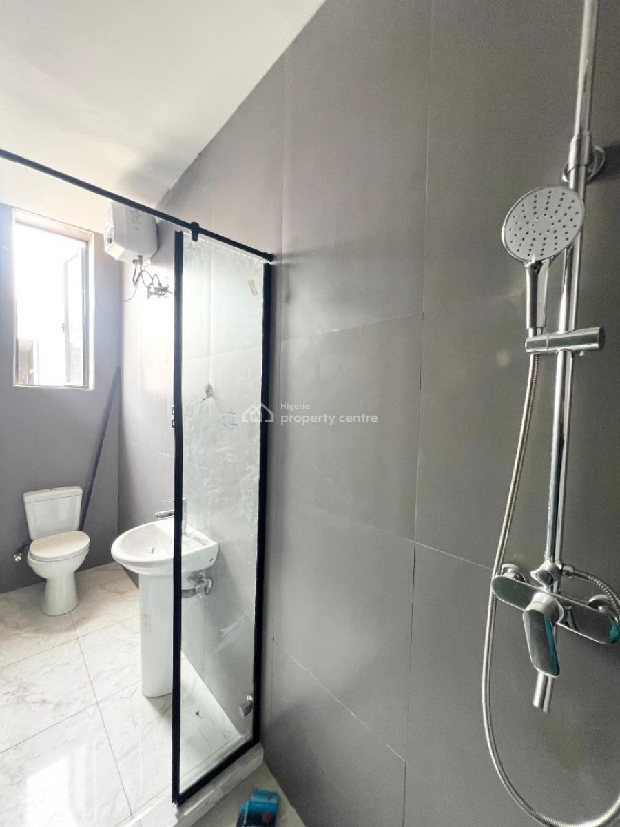 Adorable 3bedroom Serviced Apartment + Gym & Pool in a Secure Estate, Lekki Right, Lekki, Lagos, Flat / Apartment for Sale