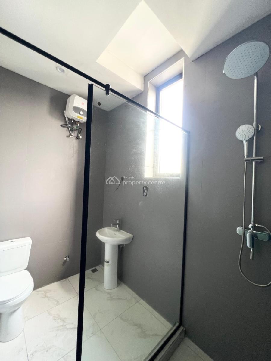 Adorable 3bedroom Serviced Apartment + Gym & Pool in a Secure Estate, Lekki Right, Lekki, Lagos, Flat / Apartment for Sale