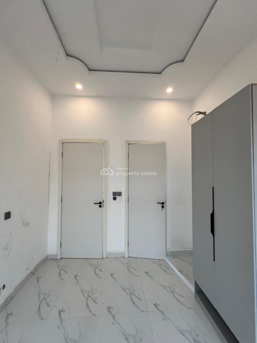 Spacious 4 Bedroom Fully Detached + Bq in Secure Estate, Chevron, Lekki, Lagos, Detached Duplex for Sale