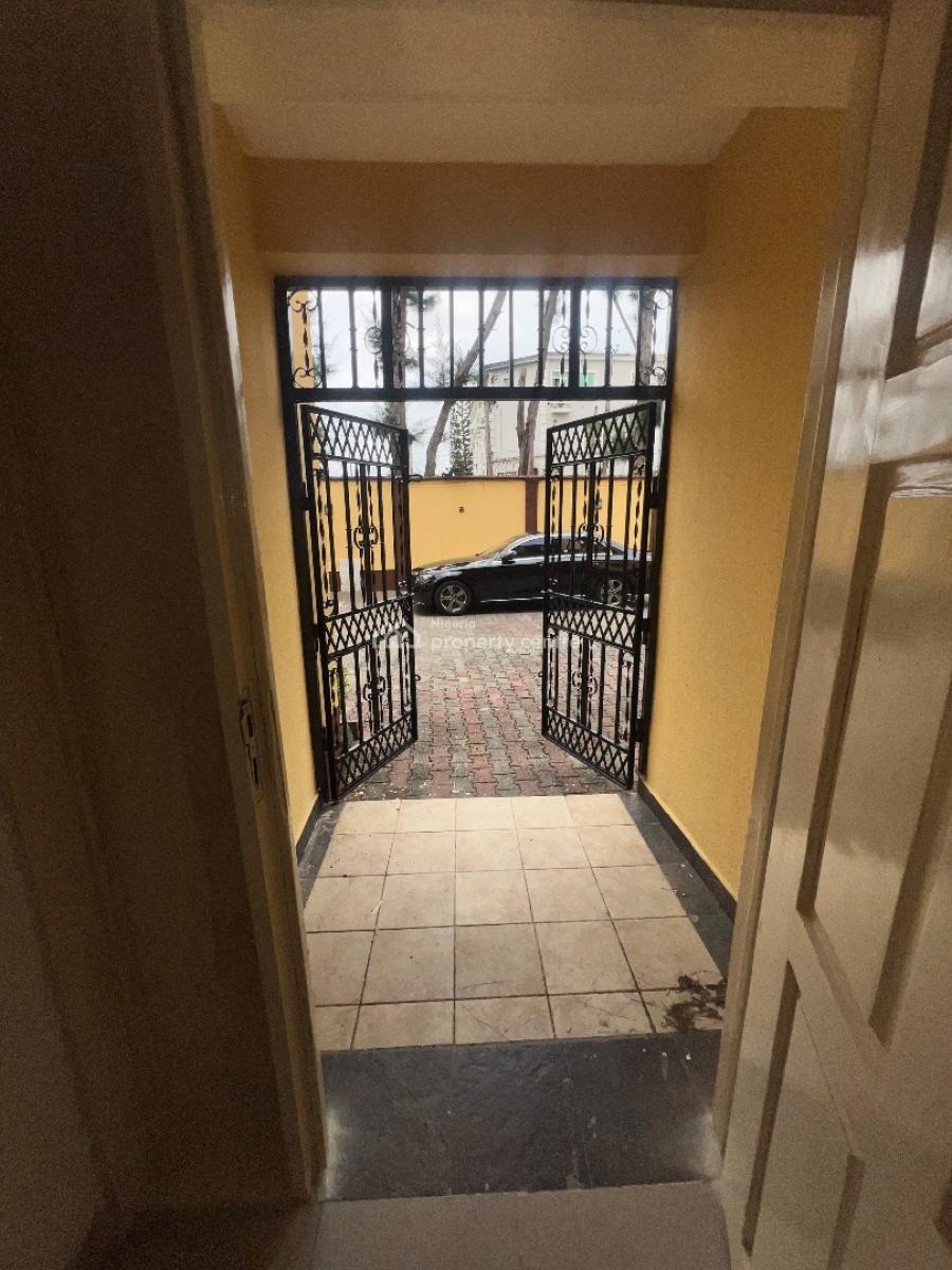 3bedroom Flat, Admiralty Way, Lekki Phase 1, Lekki, Lagos, Flat / Apartment for Rent