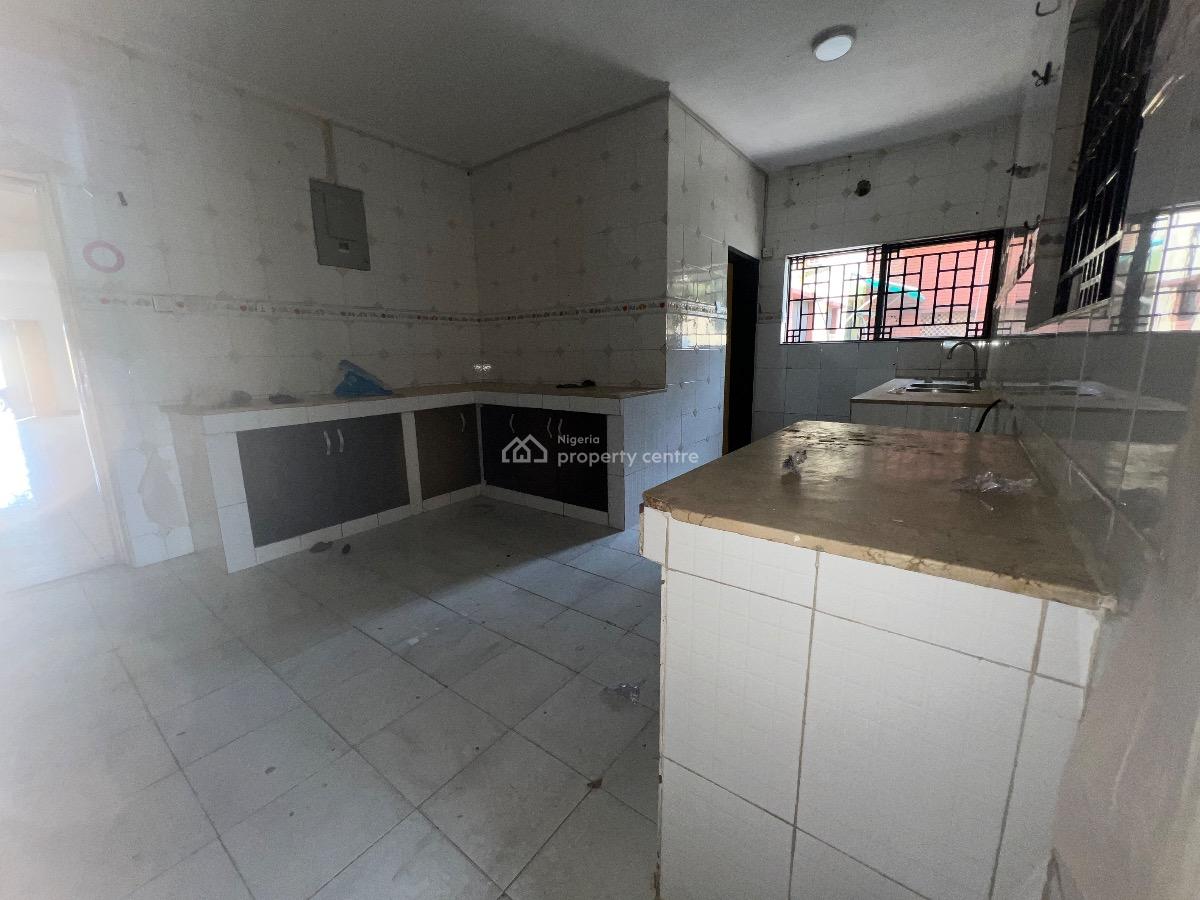 3bedroom Flat, Admiralty Way, Lekki Phase 1, Lekki, Lagos, Flat / Apartment for Rent