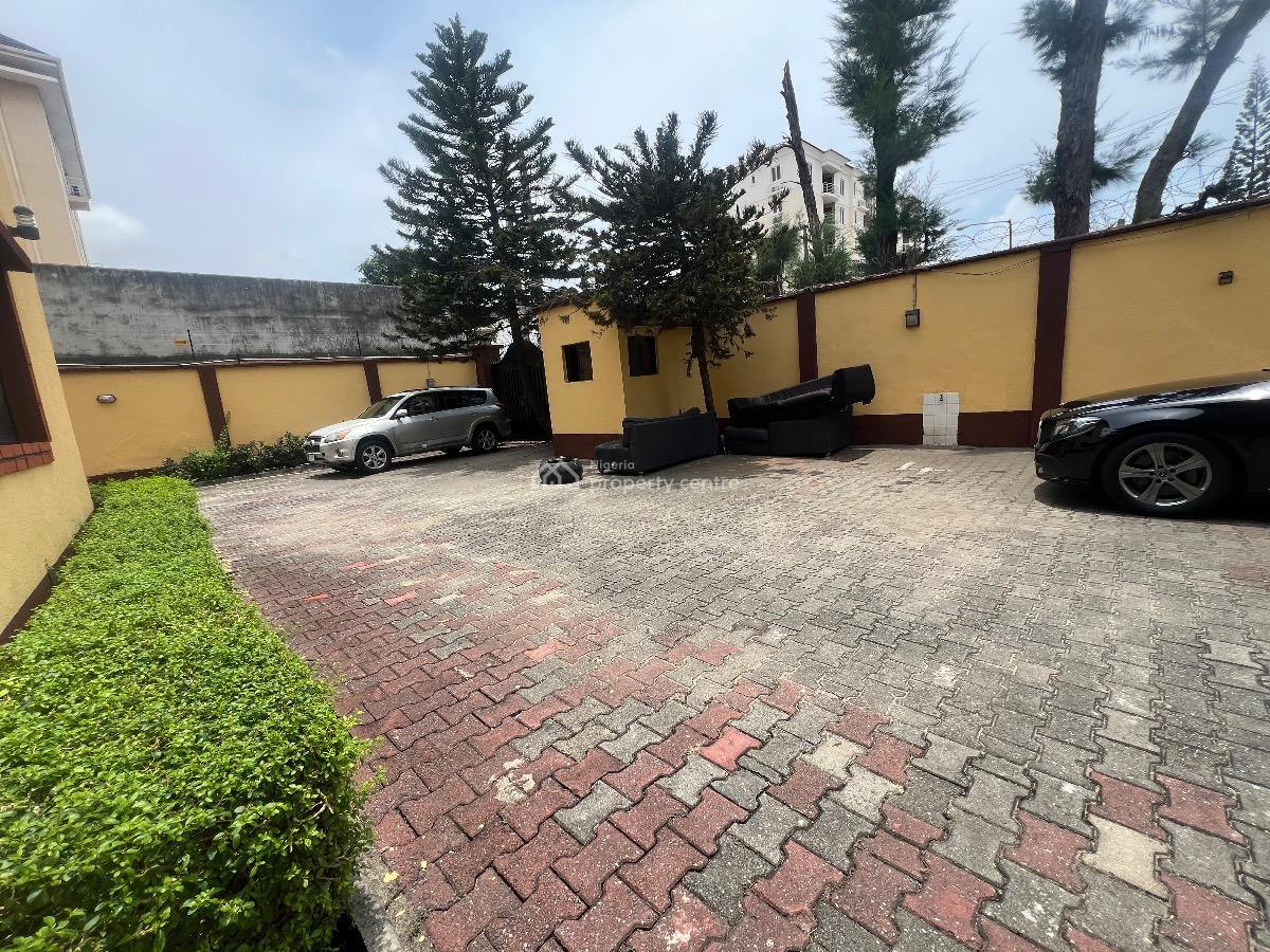 3bedroom Flat, Admiralty Way, Lekki Phase 1, Lekki, Lagos, Flat / Apartment for Rent