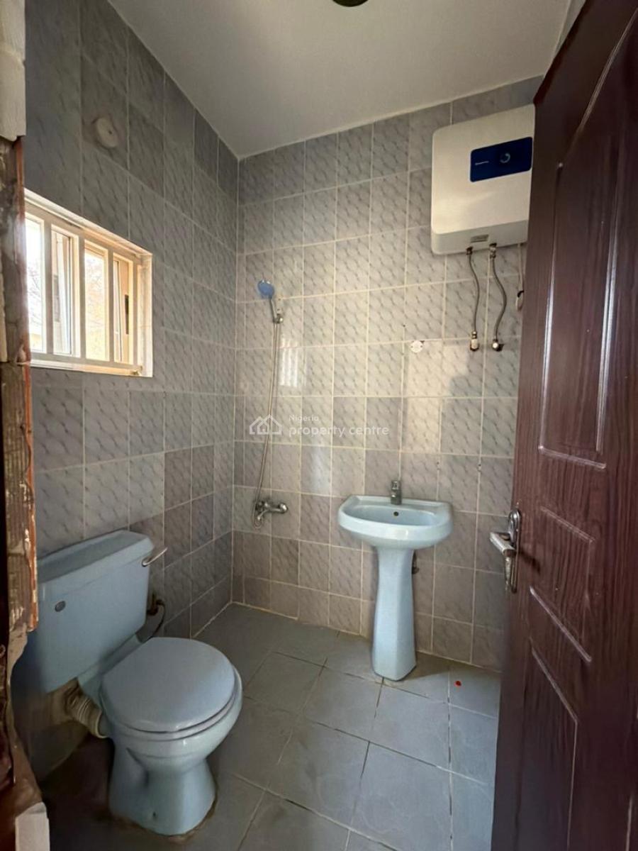 Neatly Renovated 2 Bedroom Bungalow Bq, Kado Estate, Kado, Abuja, Flat / Apartment for Rent