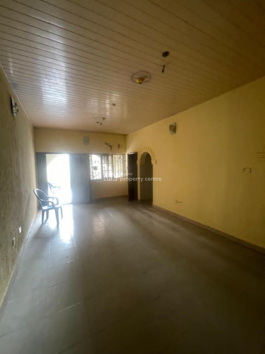 Clean, Decent & Spacious 3 Bedroom Flat, Omole Phase 2, Olowora, Magodo, Lagos, Flat / Apartment for Rent