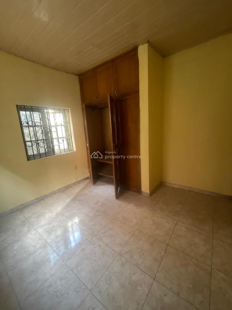 Clean, Decent & Spacious 3 Bedroom Flat, Omole Phase 2, Olowora, Magodo, Lagos, Flat / Apartment for Rent