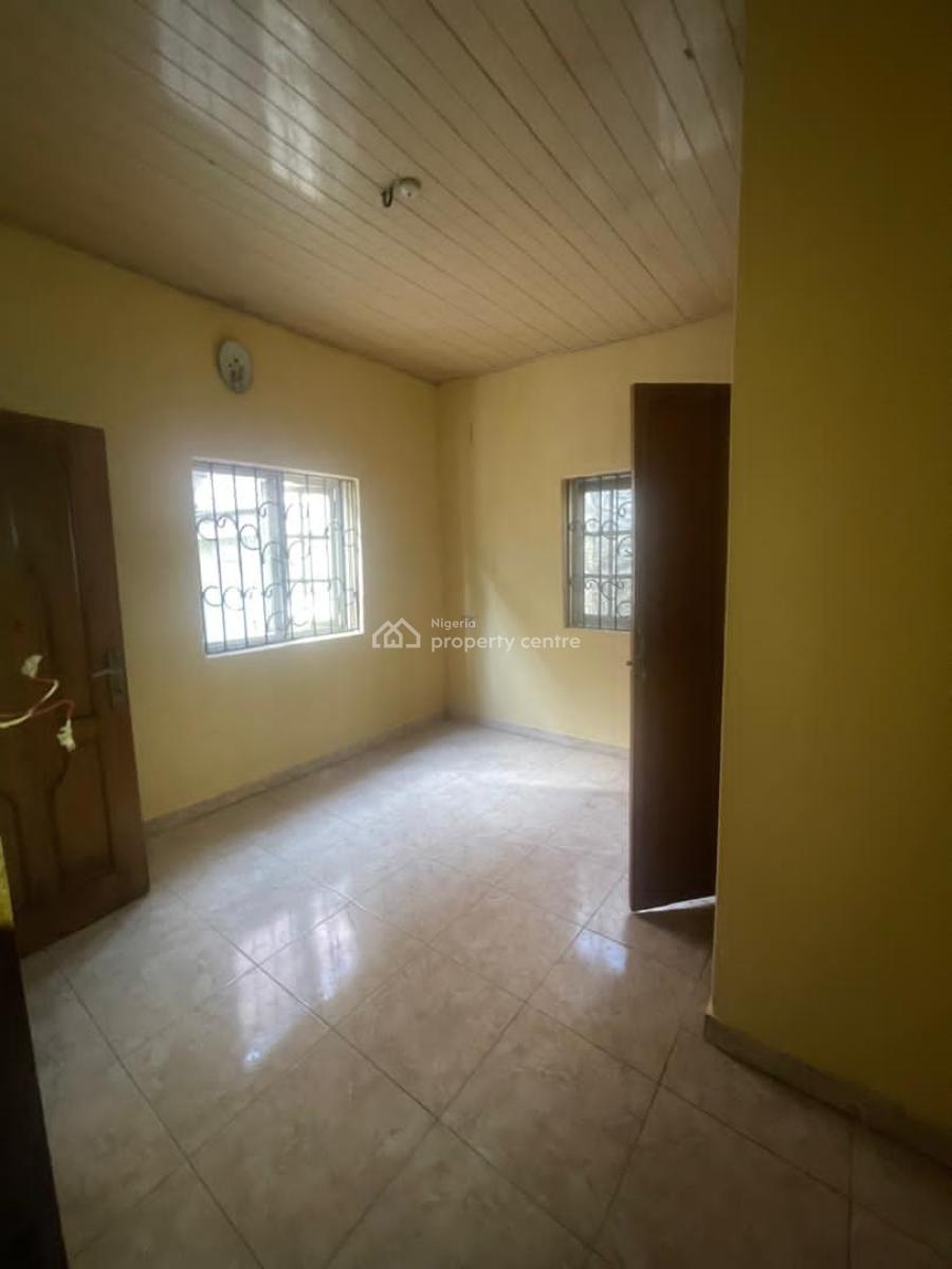 Clean, Decent & Spacious 3 Bedroom Flat, Omole Phase 2, Olowora, Magodo, Lagos, Flat / Apartment for Rent