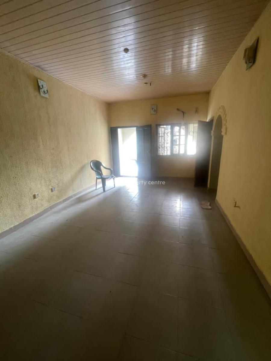 Clean, Decent & Spacious 3 Bedroom Flat, Omole Phase 2, Olowora, Magodo, Lagos, Flat / Apartment for Rent