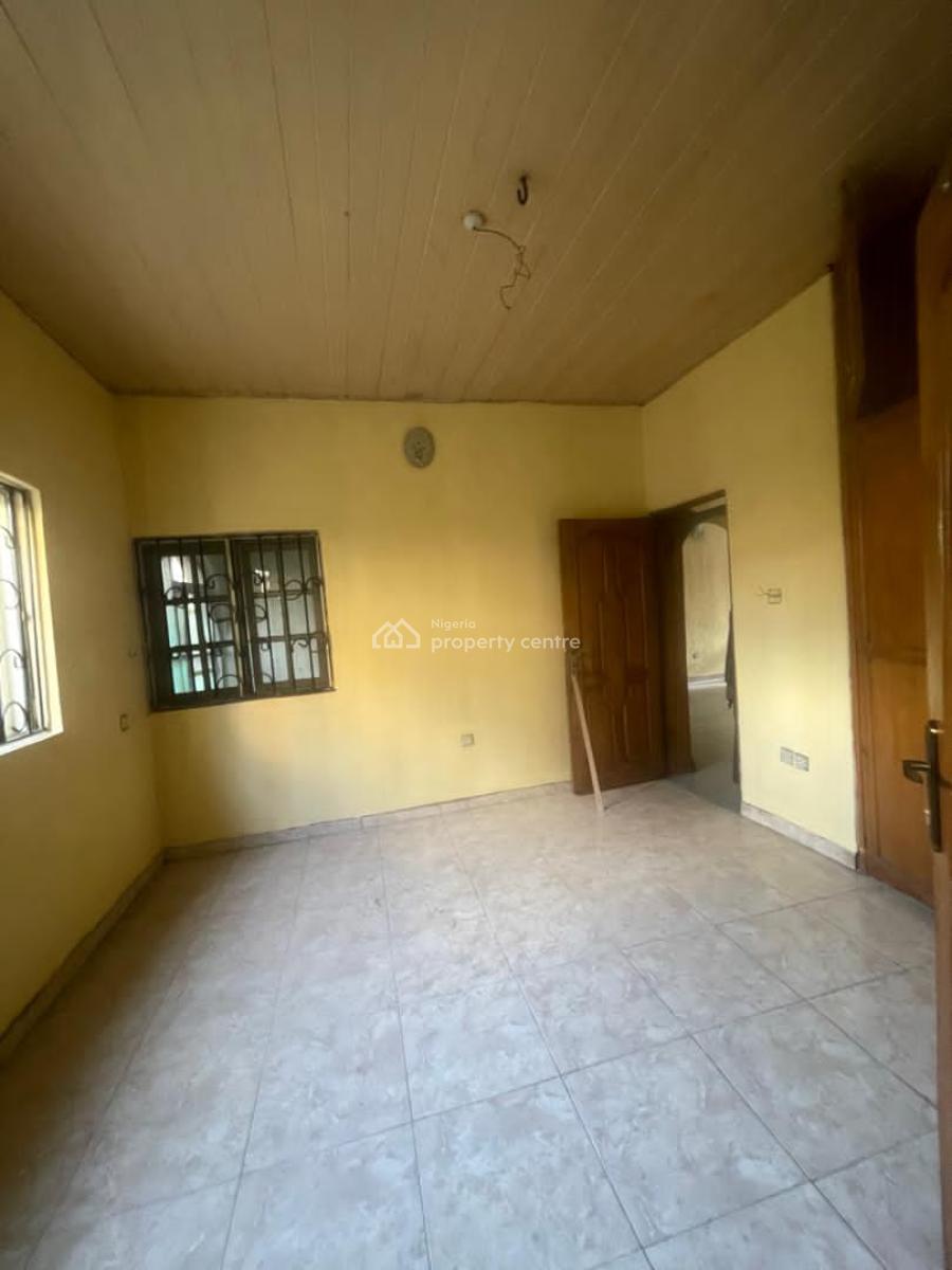 Clean, Decent & Spacious 3 Bedroom Flat, Omole Phase 2, Olowora, Magodo, Lagos, Flat / Apartment for Rent