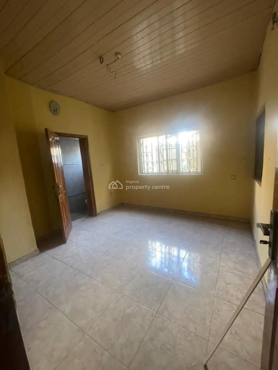 Clean, Decent & Spacious 3 Bedroom Flat, Omole Phase 2, Olowora, Magodo, Lagos, Flat / Apartment for Rent