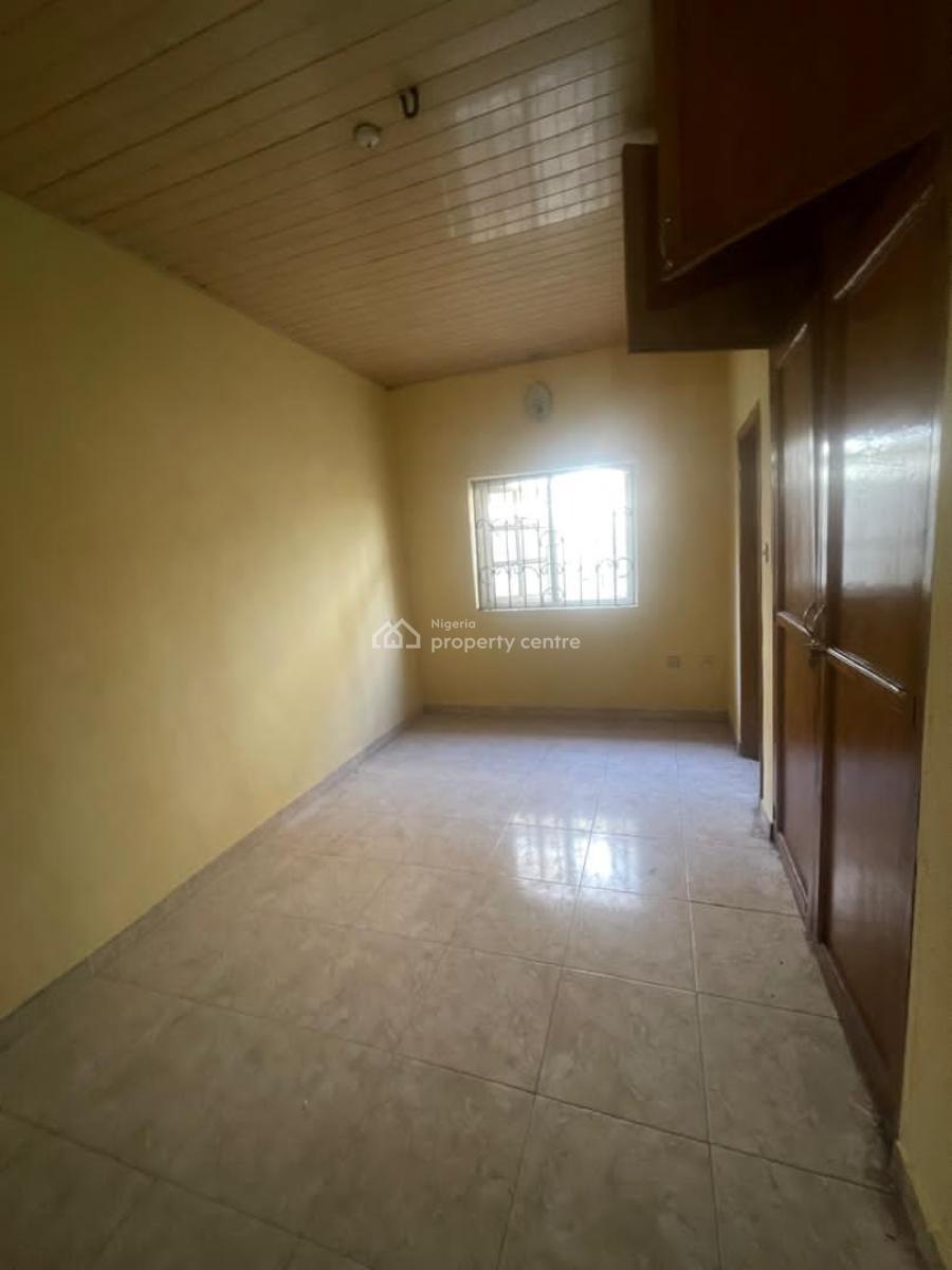 Clean, Decent & Spacious 3 Bedroom Flat, Omole Phase 2, Olowora, Magodo, Lagos, Flat / Apartment for Rent