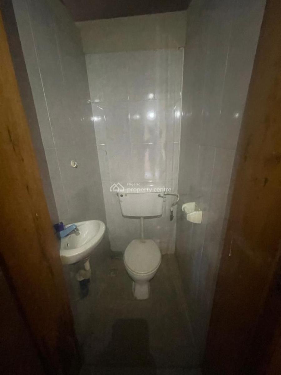 Clean, Decent & Spacious 3 Bedroom Flat, Omole Phase 2, Olowora, Magodo, Lagos, Flat / Apartment for Rent