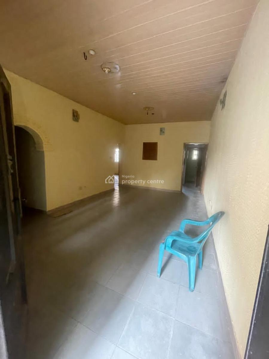 Clean, Decent & Spacious 3 Bedroom Flat, Omole Phase 2, Olowora, Magodo, Lagos, Flat / Apartment for Rent