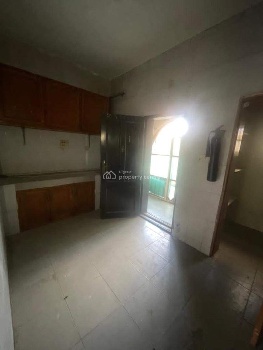 Clean, Decent & Spacious 3 Bedroom Flat, Omole Phase 2, Olowora, Magodo, Lagos, Flat / Apartment for Rent