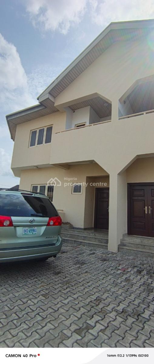 Clean 3 Bedroom Flat Downstairs in Phase1, Off Admiralty Way, Lekki Phase 1, Lekki, Lagos, Flat / Apartment for Rent