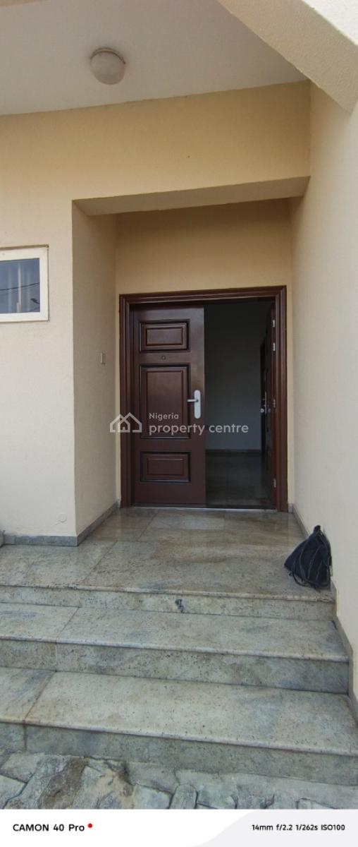 Clean 3 Bedroom Flat Downstairs in Phase1, Off Admiralty Way, Lekki Phase 1, Lekki, Lagos, Flat / Apartment for Rent
