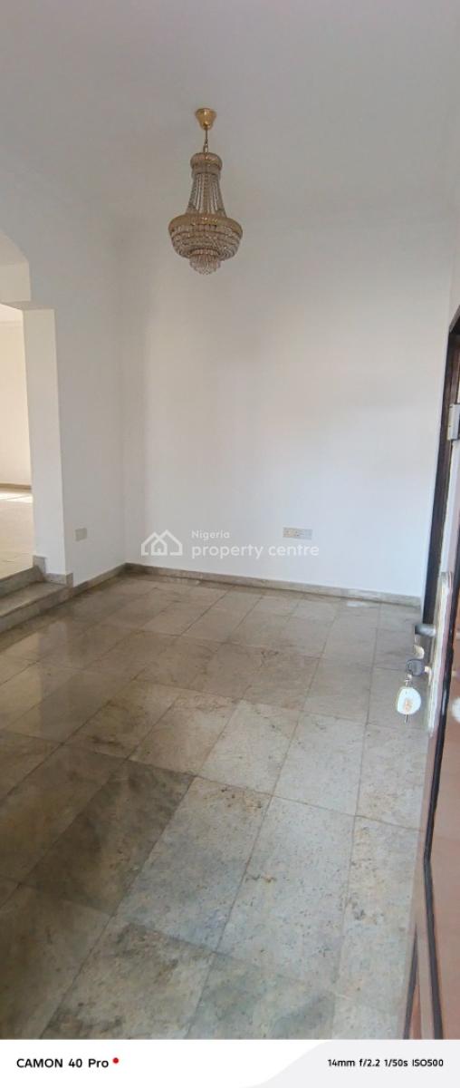 Clean 3 Bedroom Flat Downstairs in Phase1, Off Admiralty Way, Lekki Phase 1, Lekki, Lagos, Flat / Apartment for Rent
