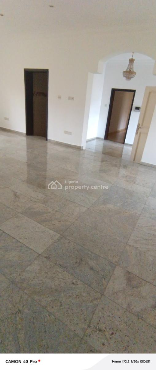 Clean 3 Bedroom Flat Downstairs in Phase1, Off Admiralty Way, Lekki Phase 1, Lekki, Lagos, Flat / Apartment for Rent