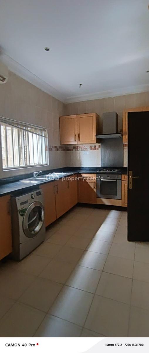 Clean 3 Bedroom Flat Downstairs in Phase1, Off Admiralty Way, Lekki Phase 1, Lekki, Lagos, Flat / Apartment for Rent
