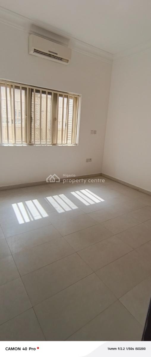 Sharp 3bedroom Flat Ground Floor in Phase 1, Off Omorinre Johnson, Lekki Phase 1, Lekki, Lagos, Flat / Apartment for Rent