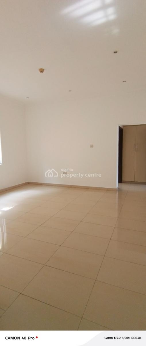 Sharp 3bedroom Flat Ground Floor in Phase 1, Off Omorinre Johnson, Lekki Phase 1, Lekki, Lagos, Flat / Apartment for Rent