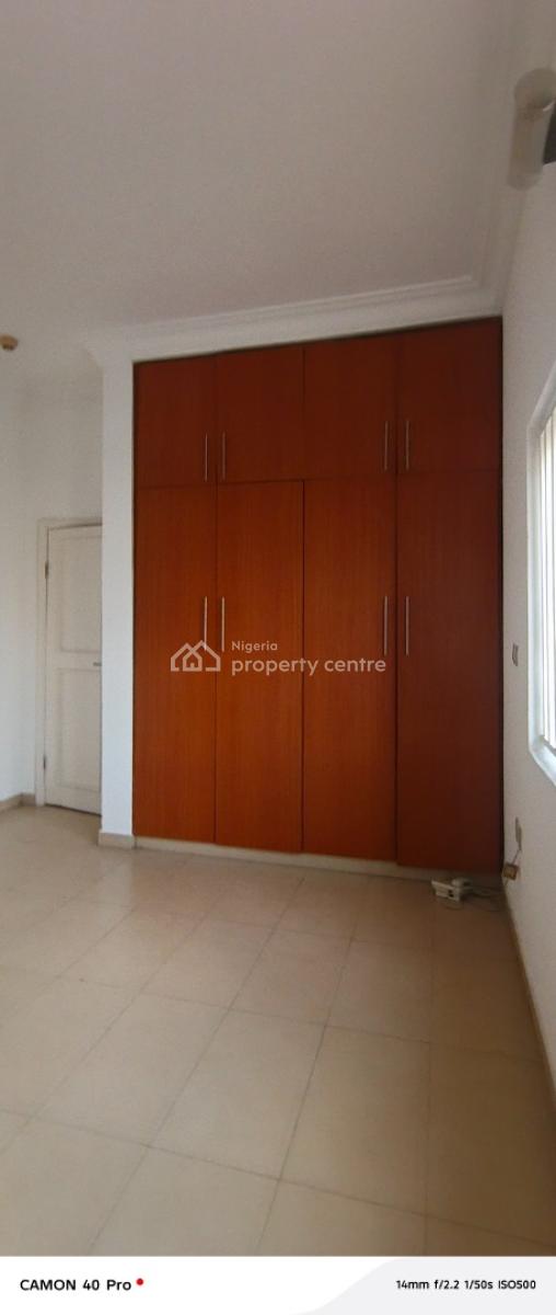 Sharp 3bedroom Flat Ground Floor in Phase 1, Off Omorinre Johnson, Lekki Phase 1, Lekki, Lagos, Flat / Apartment for Rent