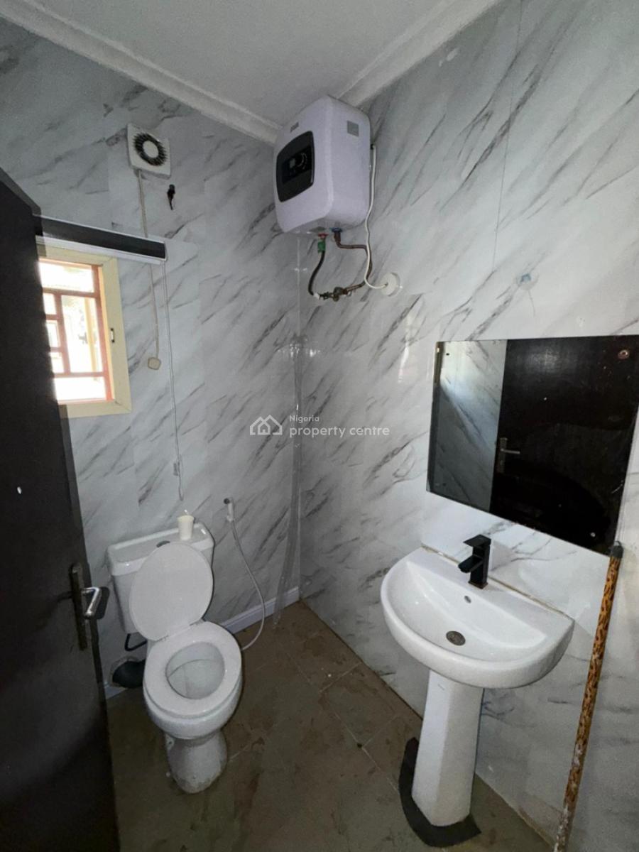 a Nice and Clean Fully Serviced Studio Apartment, Lekki Phase 1, Lekki, Lagos, Flat / Apartment for Rent